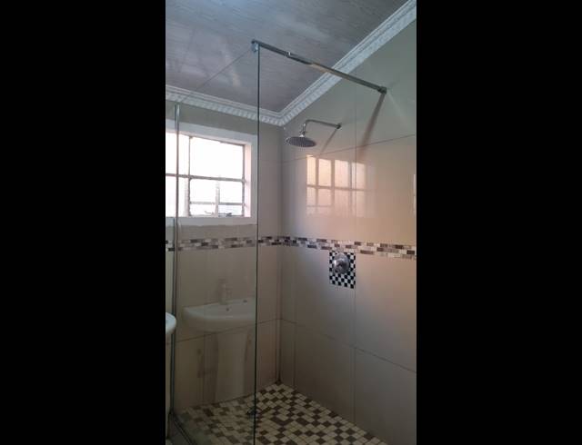 3 BEDROOM FREEHOLD FOR SALE IN FERNWOOD